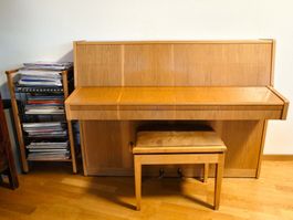 Sauter Klavier mit Stuhl / Sauter Piano with chair