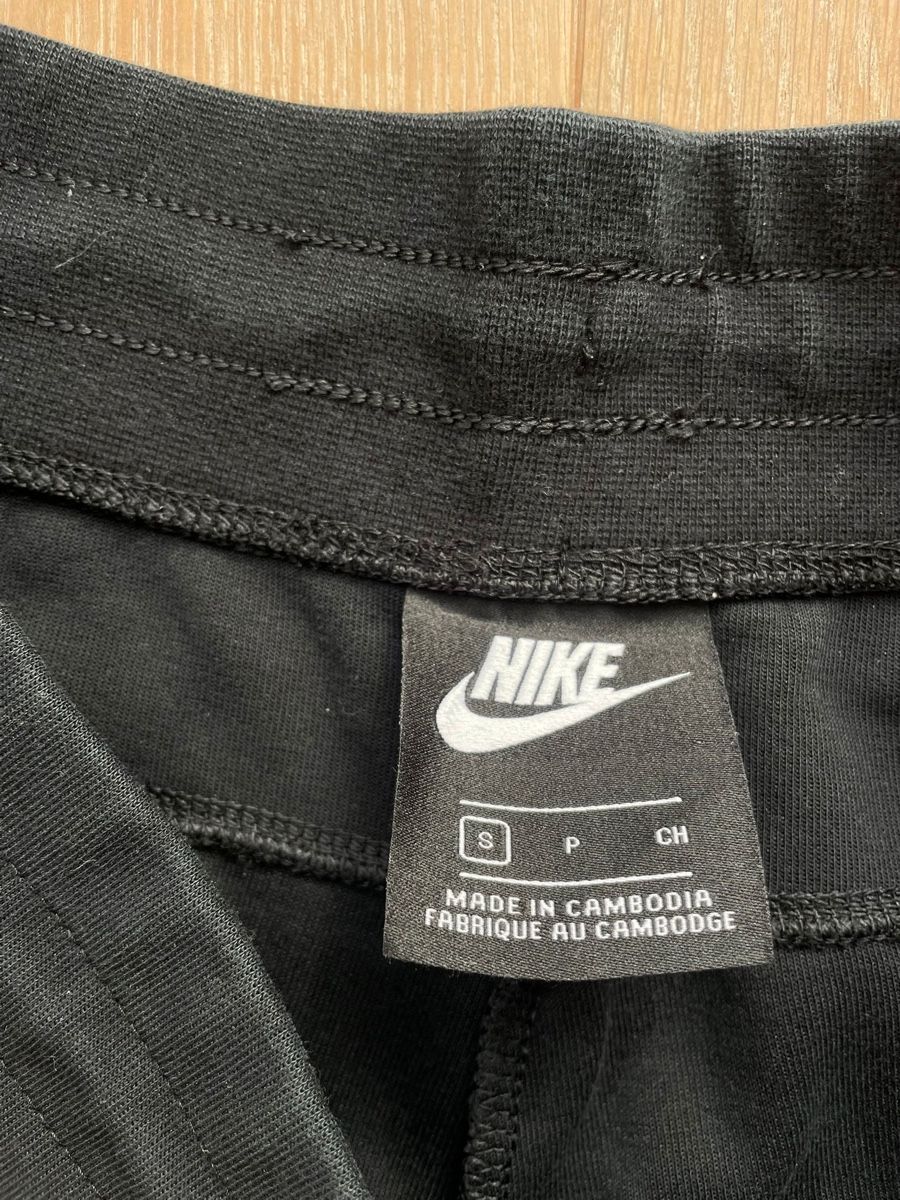 Nike Pantaloni: Nike Trainerhosen Damen – Usato da Jona venduto da yan_sg85 1