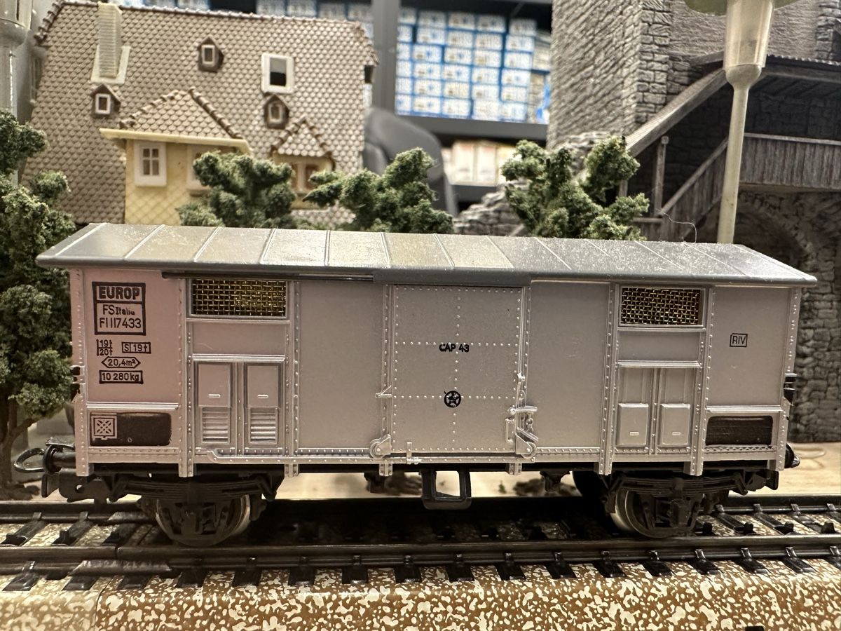 Märklin Modellini di ferrovie: Märklin 4550 FS Gedeckter Güterwagen – Usato da Lupsingen venduto da New-Haven 1