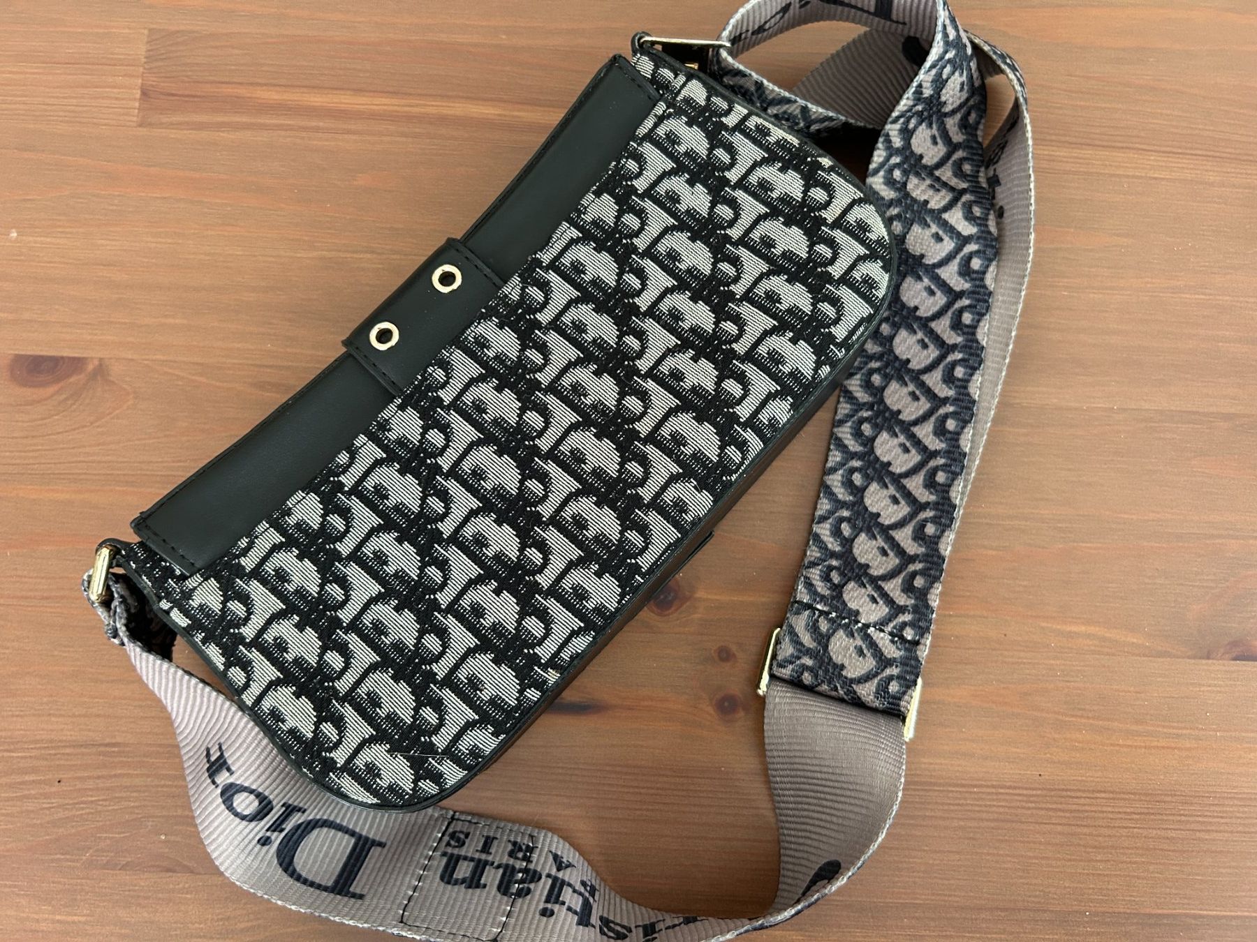Dior Borse da donna: DIOR Canvas Umhängetasche – Usato da Einsiedeln venduto da Steine1 5
