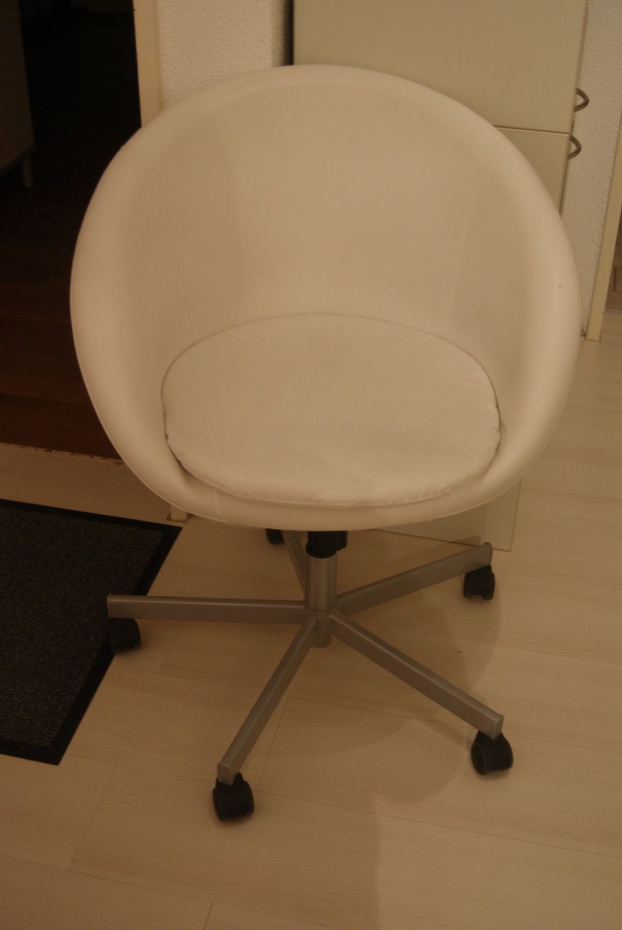 Ikea Poltrone: Drehsessel, Bürosessel weiss – Usato da Romanshorn venduto da dany610 2