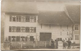 LANDWIRTSCHAFT/BAUERFAMILIE 1910 mit Pferd BL/AG?