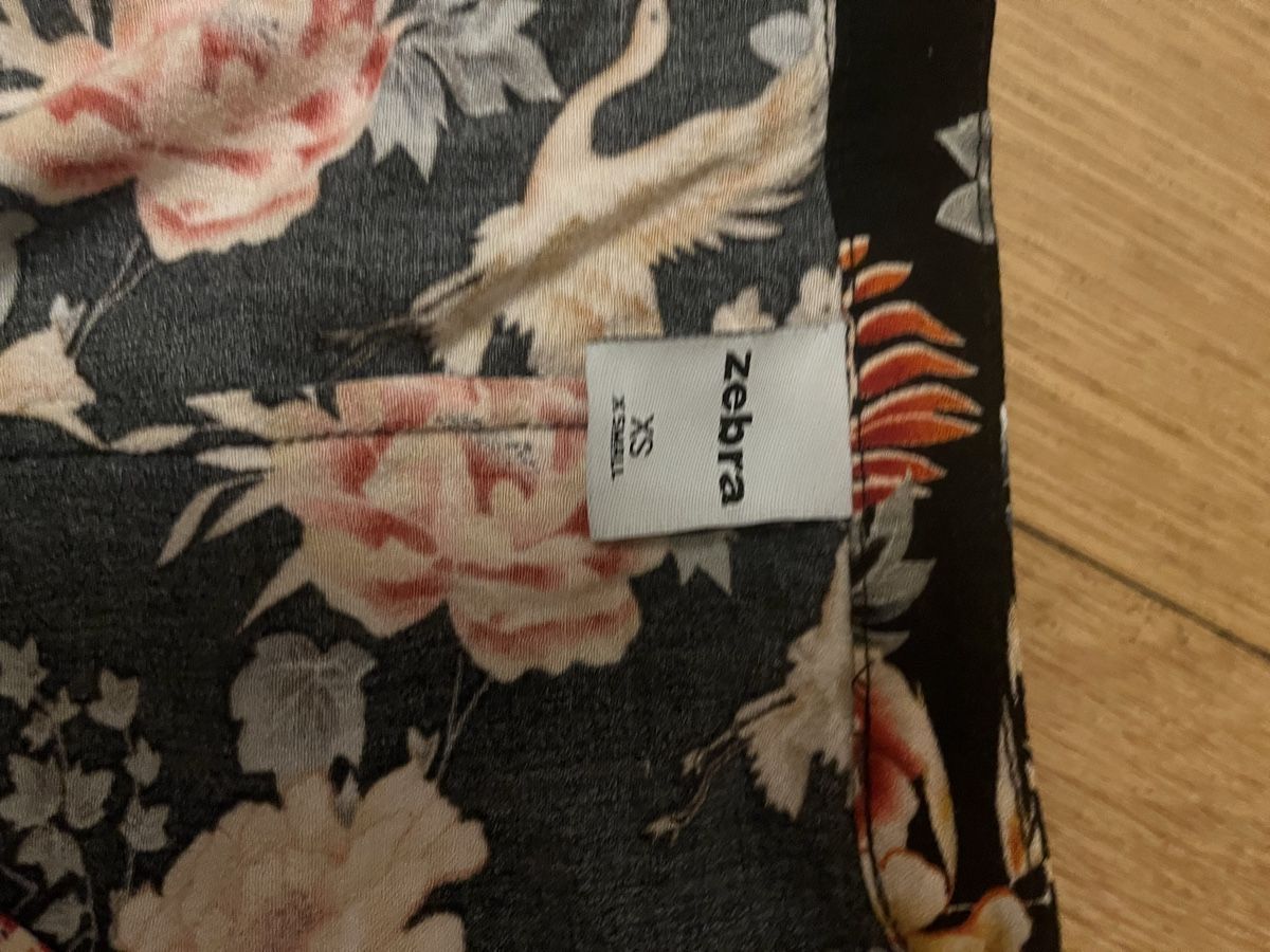 Lotti di vestiti: Hosen, Bluse, Pullover Damen, Div. Marken – Nuovo (secondo la descrizione) da Olten venduto da sae_82z2 5