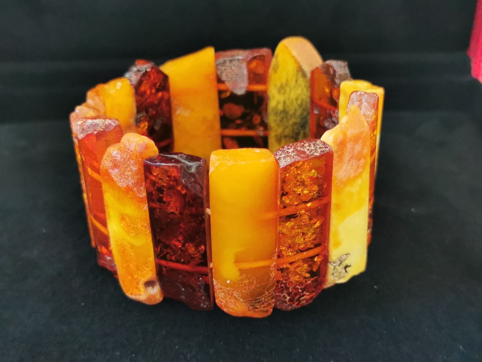 Armbänder & -reifen: Armband aus Bernstein – Gebraucht aus Schlieren von vlalif