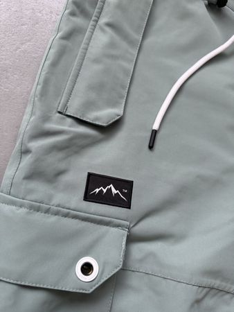 Neuw. DOPE Ski Snowboard Hose S