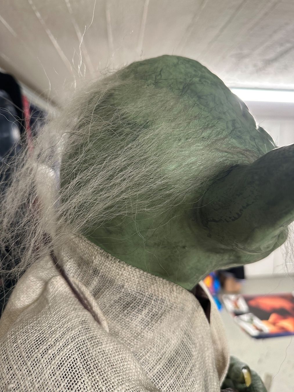 Statuette: 1:1 Yoda Statue Star Wars custom Not Sideshow lifesize – Usato da Schlieren venduto da Moviepropde 3