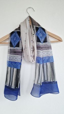 Damen Foulard ca. 37cmx 196cm Blau Grau Geometrie - wie neu