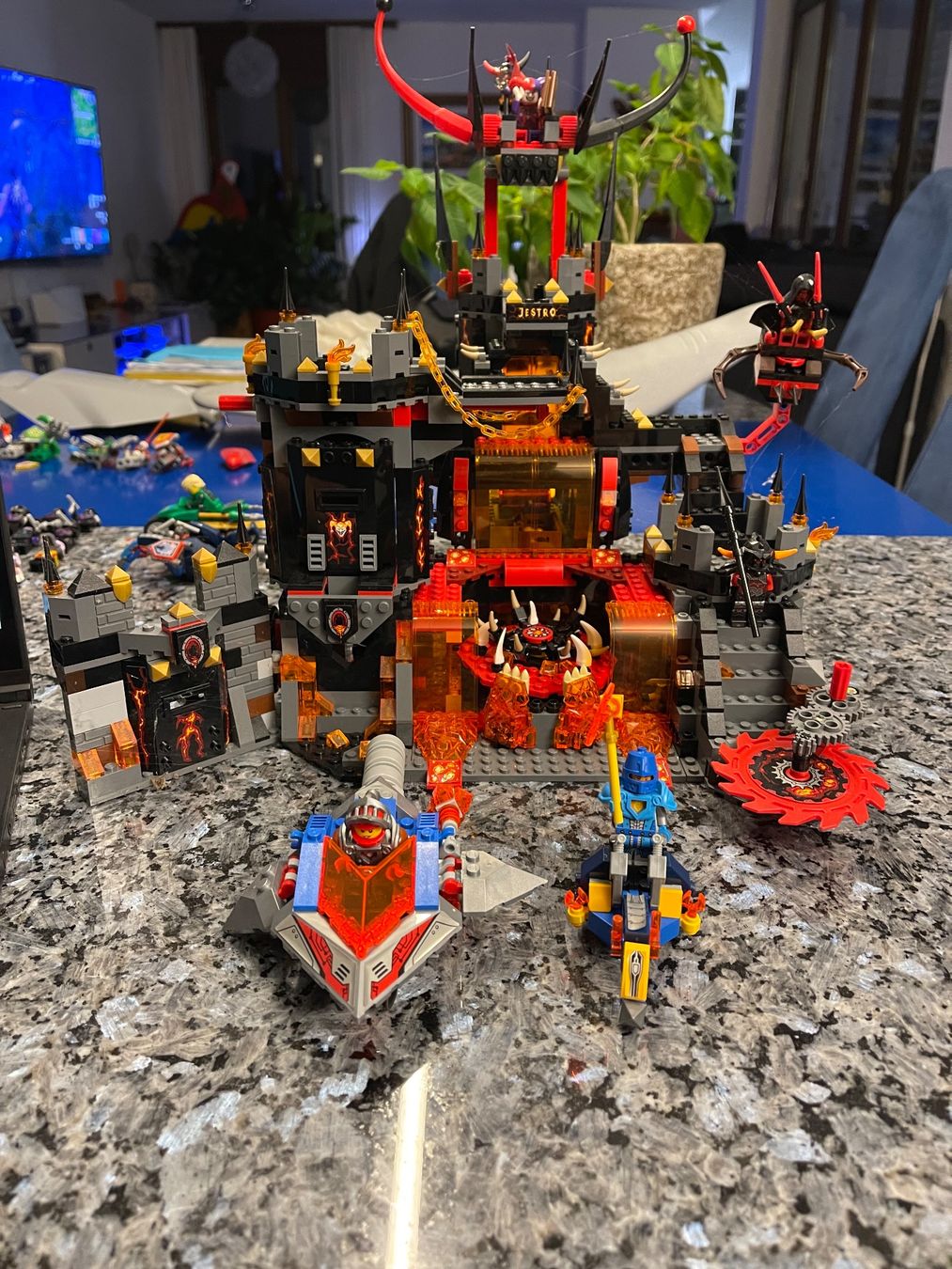 Lego Baukästen: Lego Nexo Knights Vulkanfestung 70323 – Gebraucht aus Ebmatingen von Jmb70 1