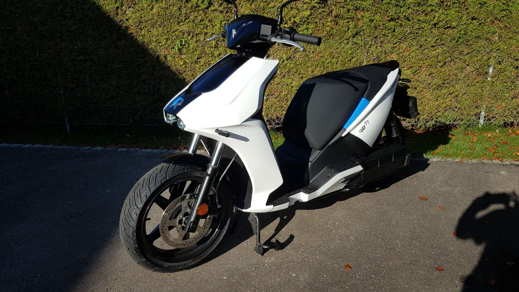 Veicoli elettrici: Elektroroller RAY 7.7 Schnäpchen! – Usato da Huttwil venduto da gropsuhu 2