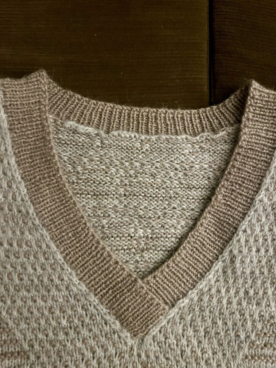 Maglioni & Felpe: Exklusiver Handgestrickter Wollpullover – Unikat – Usato da Zürich venduto da Hypera 2