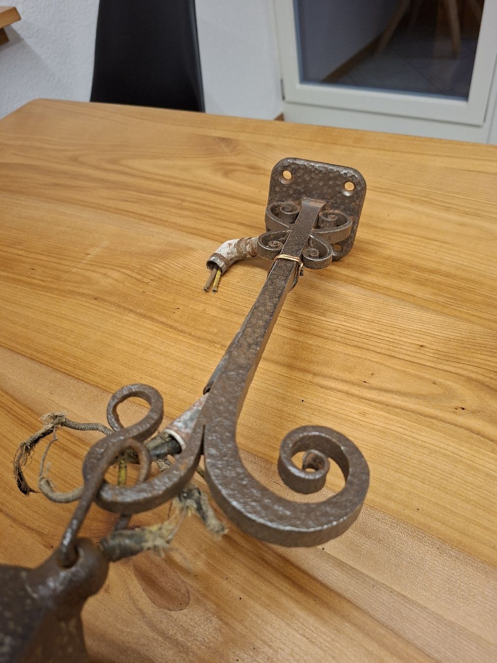 Lampen: Antike Schmiedeiserne Hauseingangs Lampe/Deckenlampe – Gebraucht aus Ganterschwil von HeidiuPeter 9