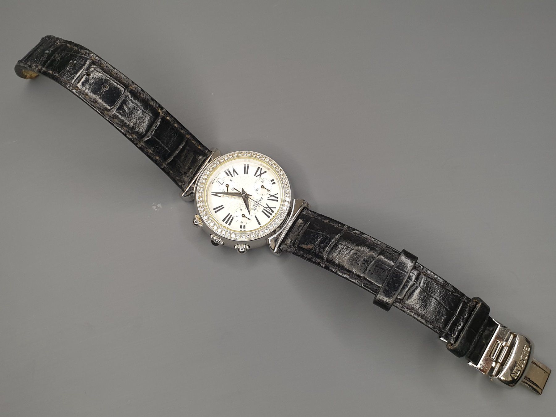Balmain Orologi: Pierre Balmain mit Diamanten - 32mm – Usato da Neyruz FR venduto da Flyback 4