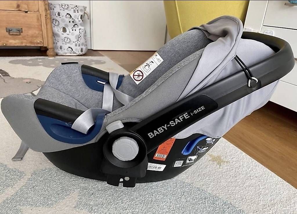 Seggiolini per auto: Babyschale Britax Römer iSafe – Usato da Bäretswil venduto da Karl_LK 2
