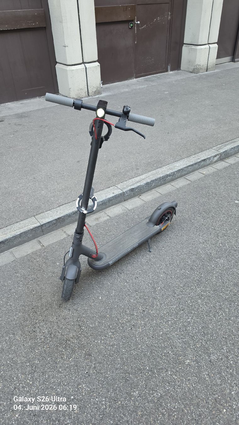 Xiaomi Kickboard: Xiaomi 4 Pro 25Km/h Modell – Gebraucht aus Winterthur von Florian_Haller