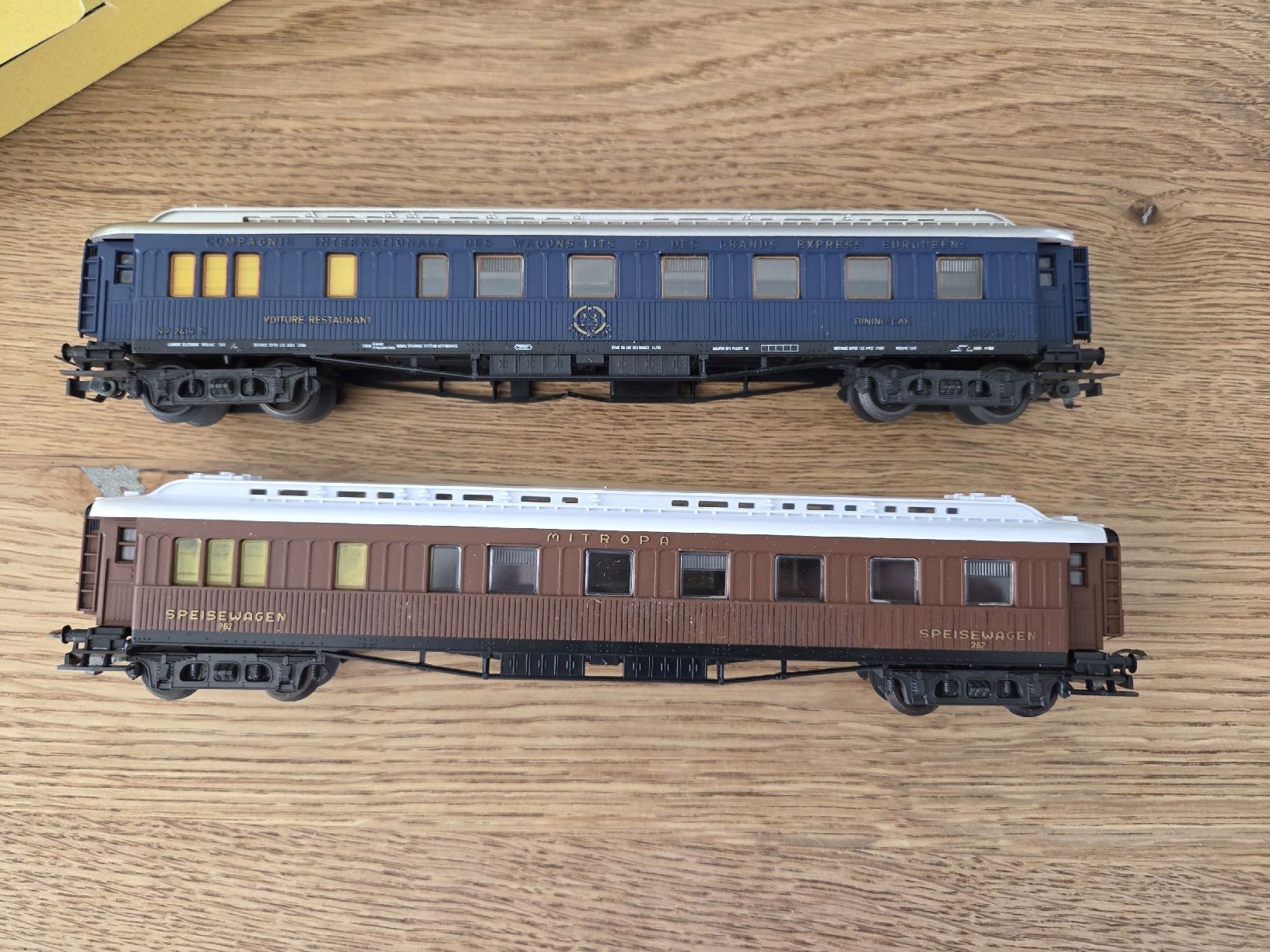 Liliput Modellini di ferrovie: Liliput 2x Speisewagen Orientexpress – Usato da Berikon venduto da TopLok1 2