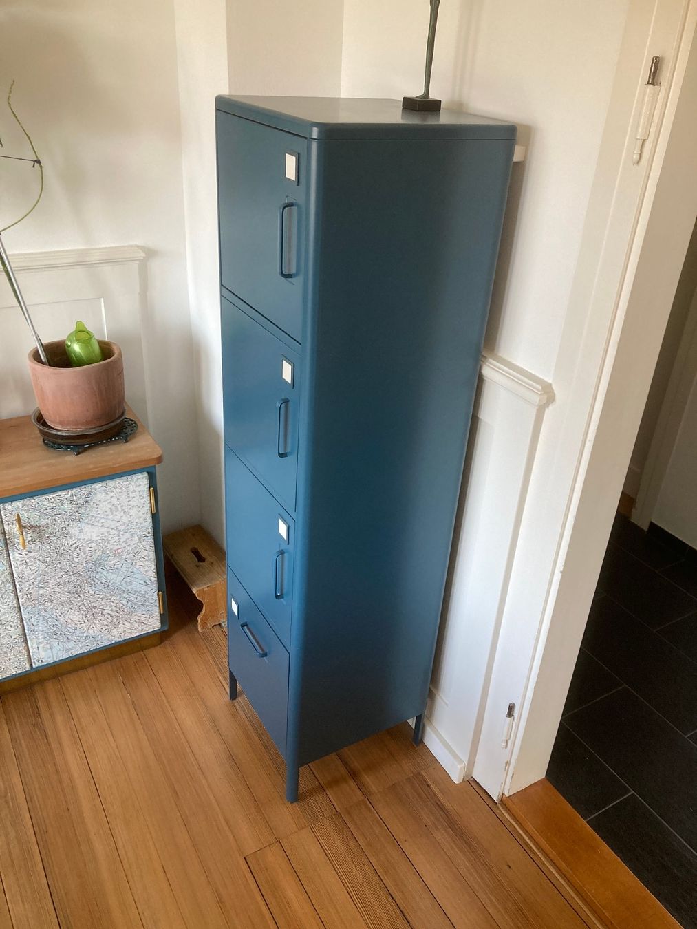 Ikea Schränke: Stahlschrank – Gebraucht aus Neunkirch von Naviagtor