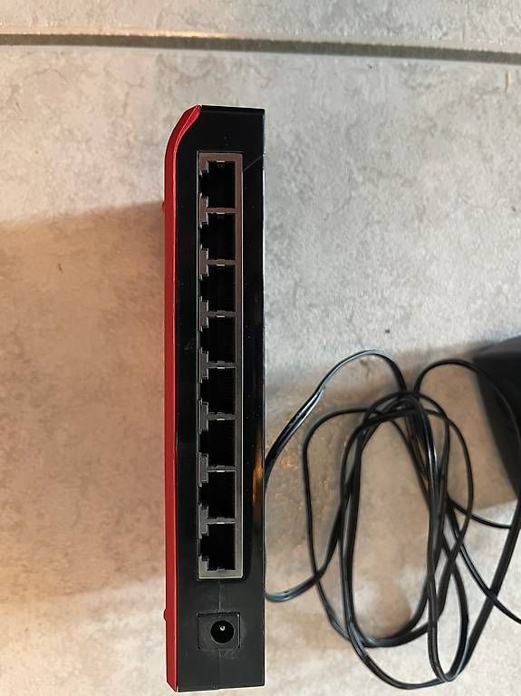 Hub & Switch: 8-Port Gigabit Switch LevelOne – Usato da Oeschgen venduto da nick_ch 1