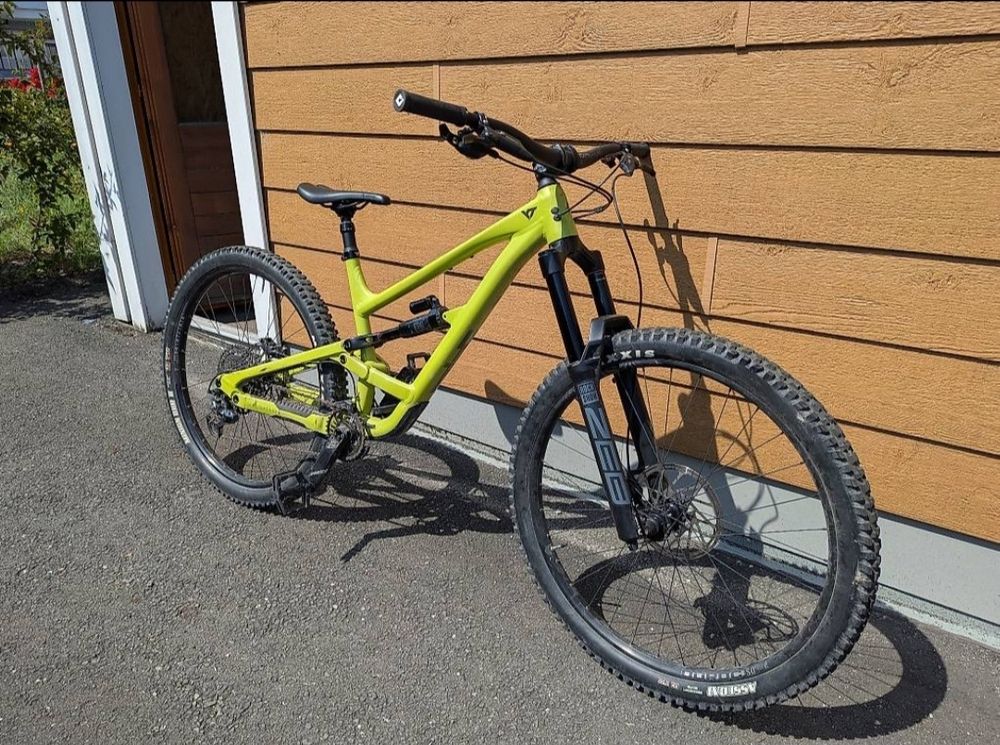 YT capra core1 de 2023 (Usato) a Vouvry per CHF 1699 – solo ritiro
