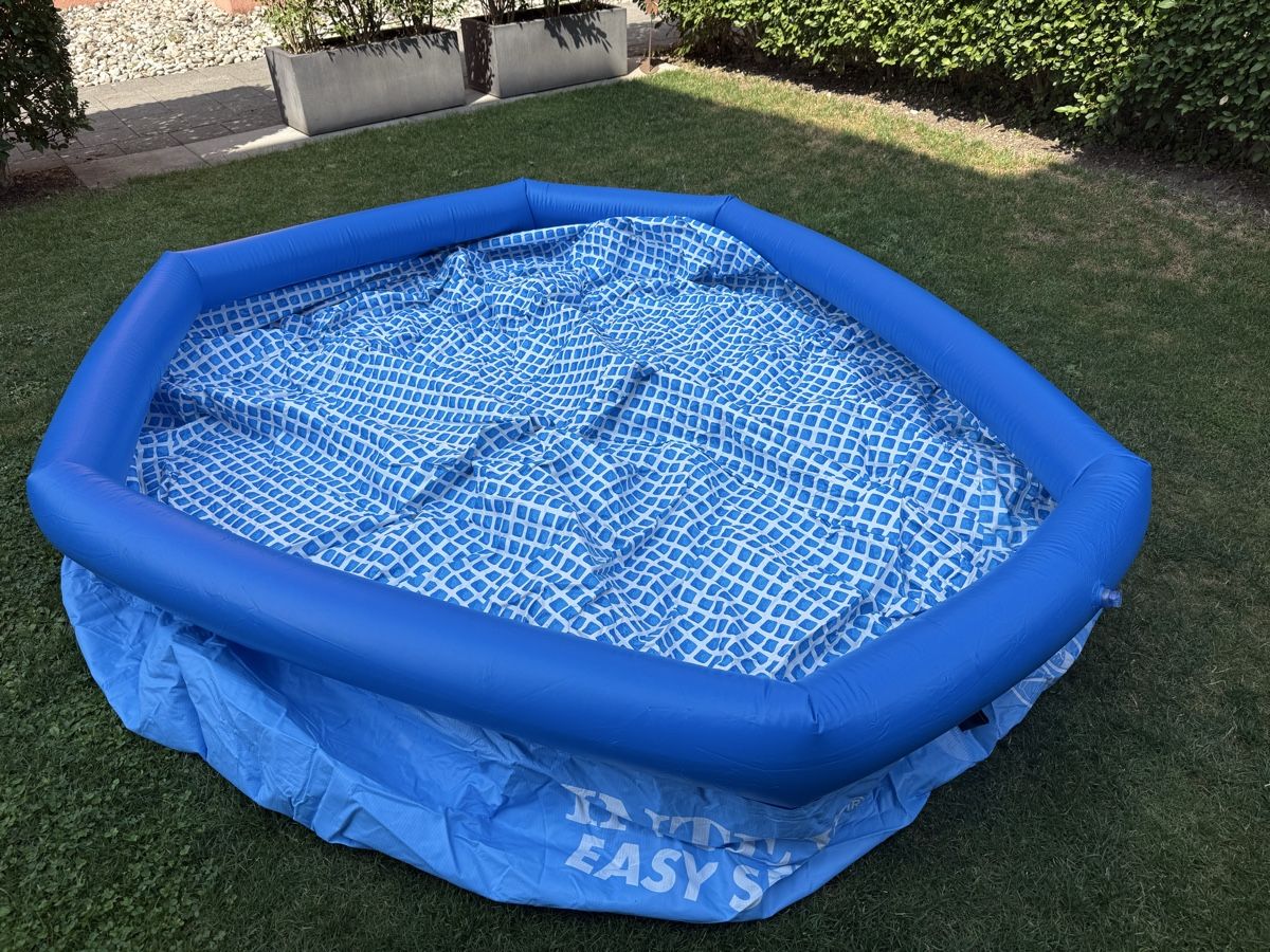 Intex Schwimmbad: Intex Pool Easy Set 244x61cm  – Neu (gemäss Beschreibung) aus Münsingen von ThE_NoRtH_FaCe