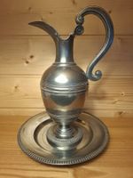 Channe et assiette en étain / Zinnkanne