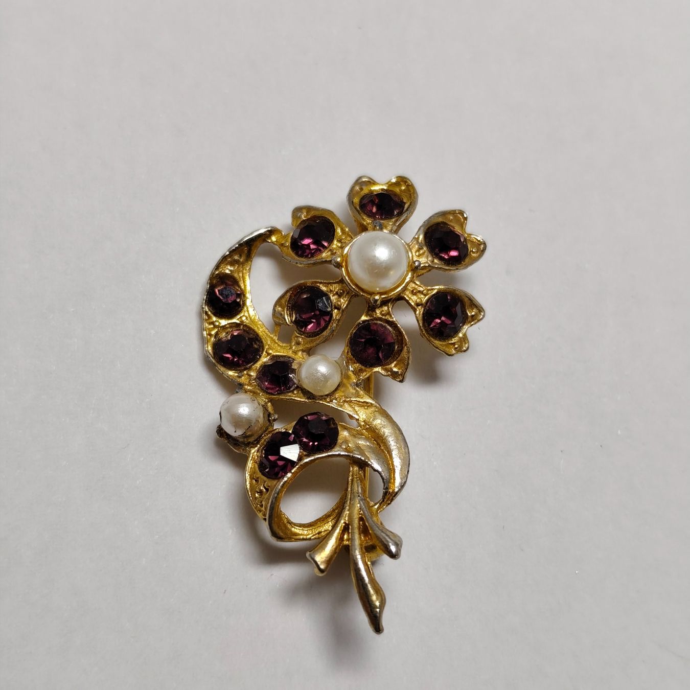 Broschen & Nadeln: Broche Fleurette Dorée Strass Violets Et Perles Nacre #C2 – Gebraucht aus Châtelaine von Tropic.Watch2 4