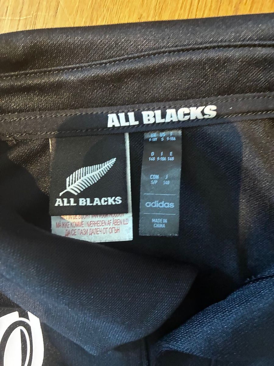All Blacks Scarpe, pantaloni & magliette da ginnastica: All Blacks shirt 140 cm – Nuovo (secondo la descrizione) da Weiningen ZH venduto da Ulewa 1