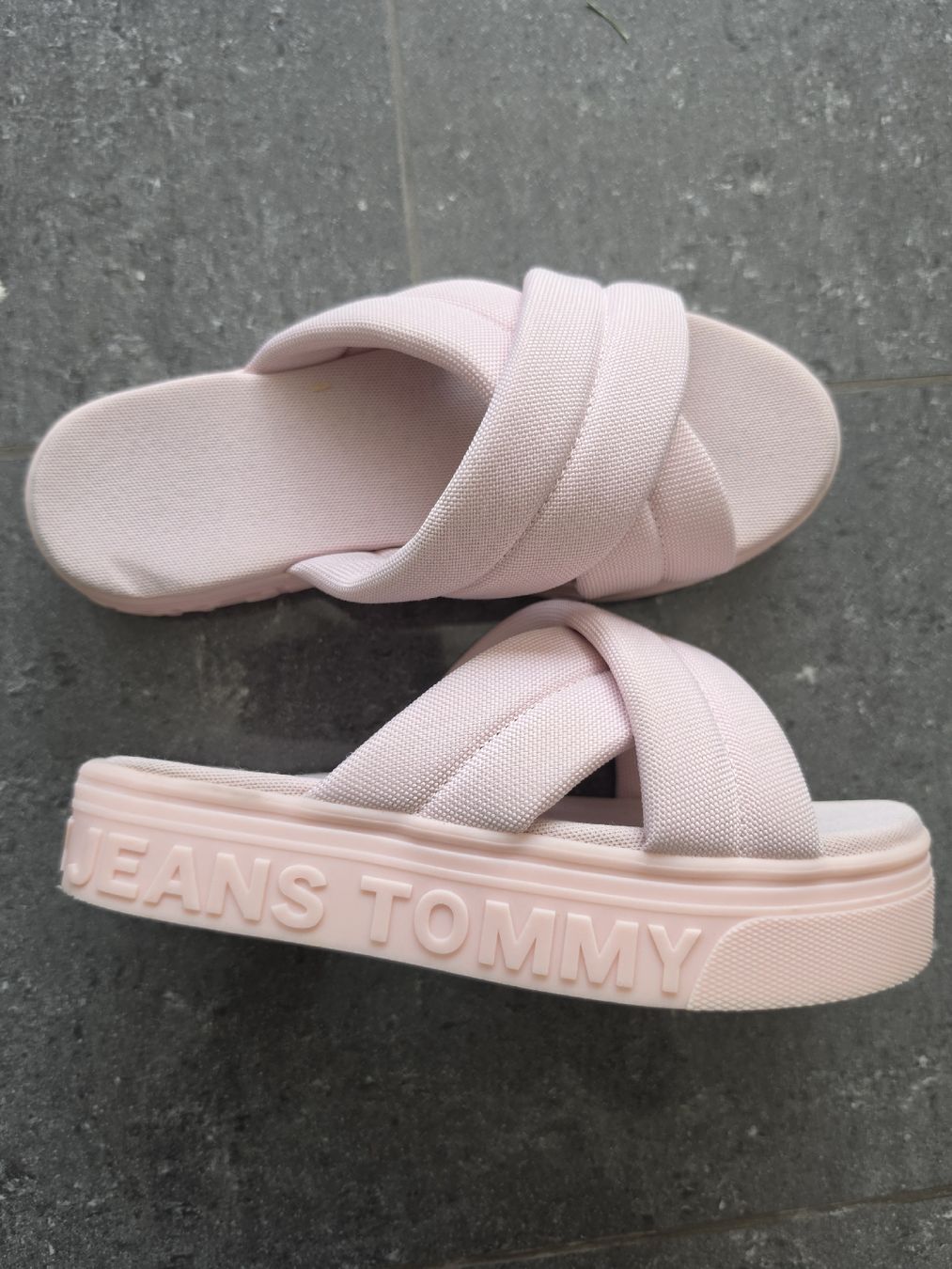Tommy Hilfiger Scarpe da donna: Tommy Hilfiger Pantoletten gr.39 – Usato da Würenlos venduto da Nigginiggi