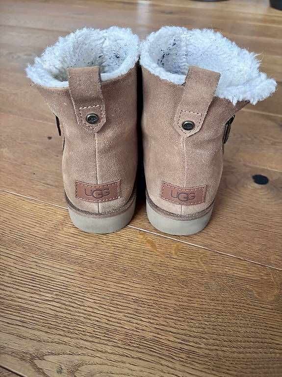 Damenschuhe: UGG Boots Grösse 38 – Gebraucht aus Gossau SG von Rebecca-92 2