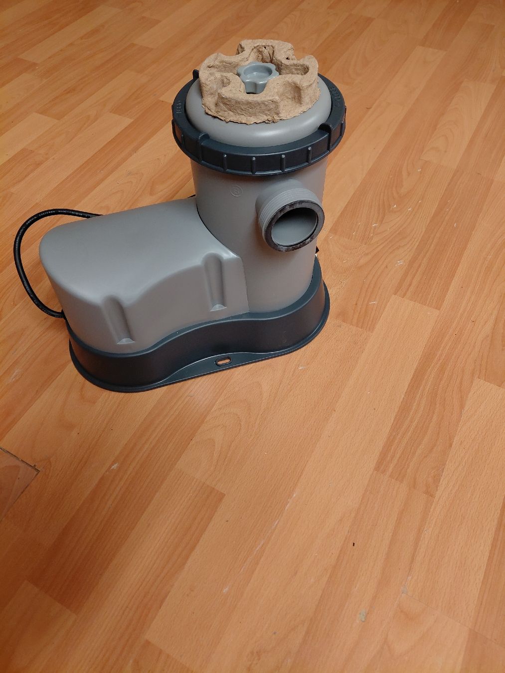 Accessoires de piscine: Poolpumpe mit Filterkartusche – Neuf avec emballage d'origine à Dulliken par liv_b665