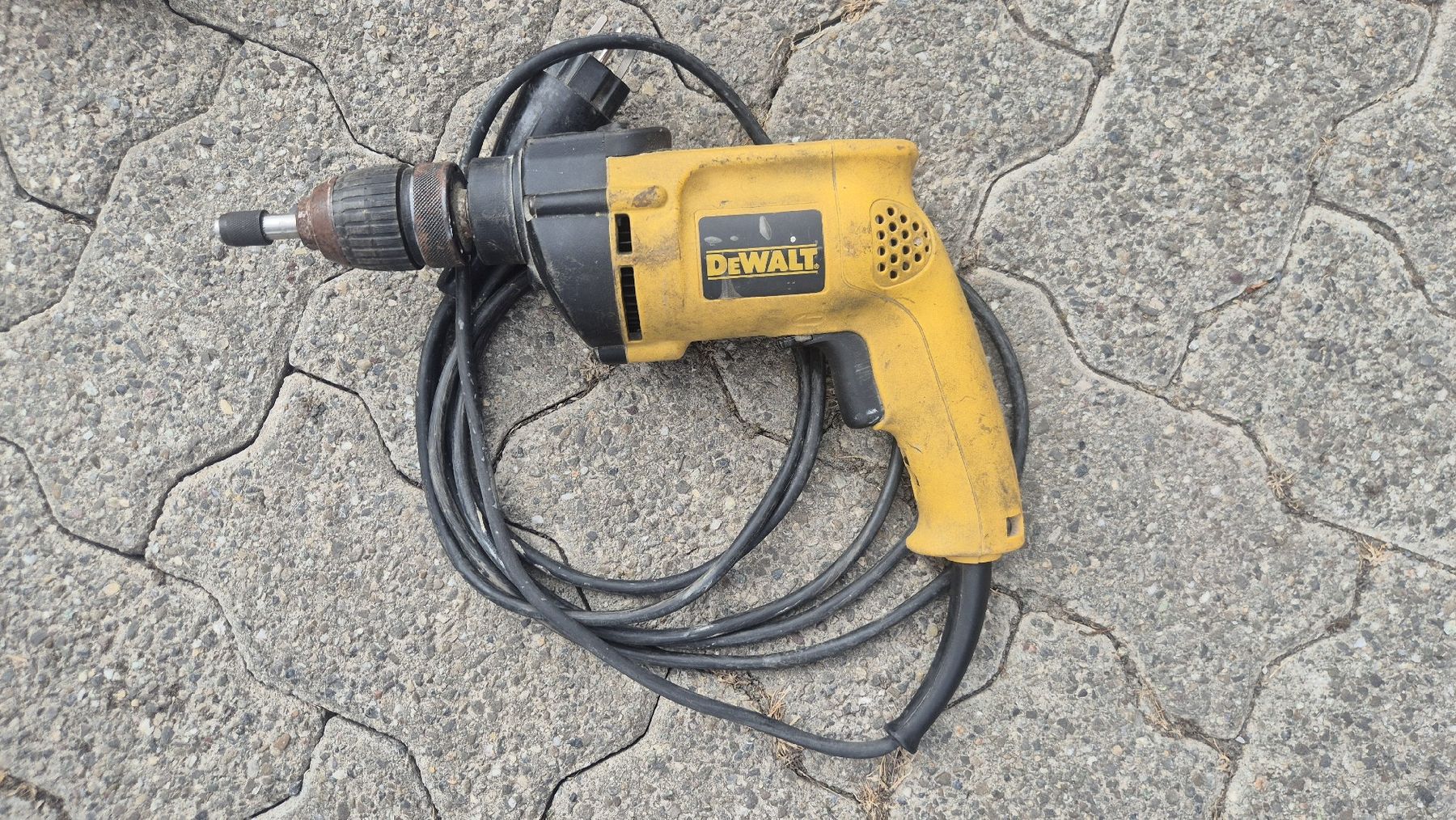 Dewalt Trapani: Dewalt Bohrmaschine mit Schlagfunktion – Usato da Grüningen venduto da vomivom