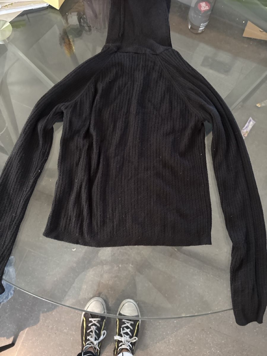 Pull&Bear Top: Pull noir côtelé à col roulé, taille M, état impeccable – Usato da Versoix venduto da mel_nhs2