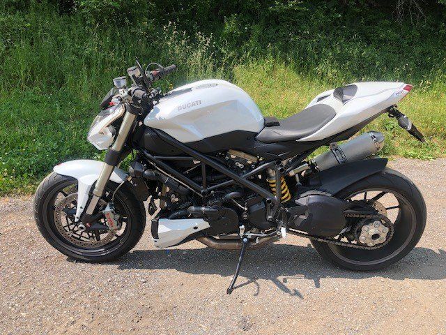 Ducati Strasse: Ducati Streetfighter 1099 – Gebraucht aus Disentis/Mustér von