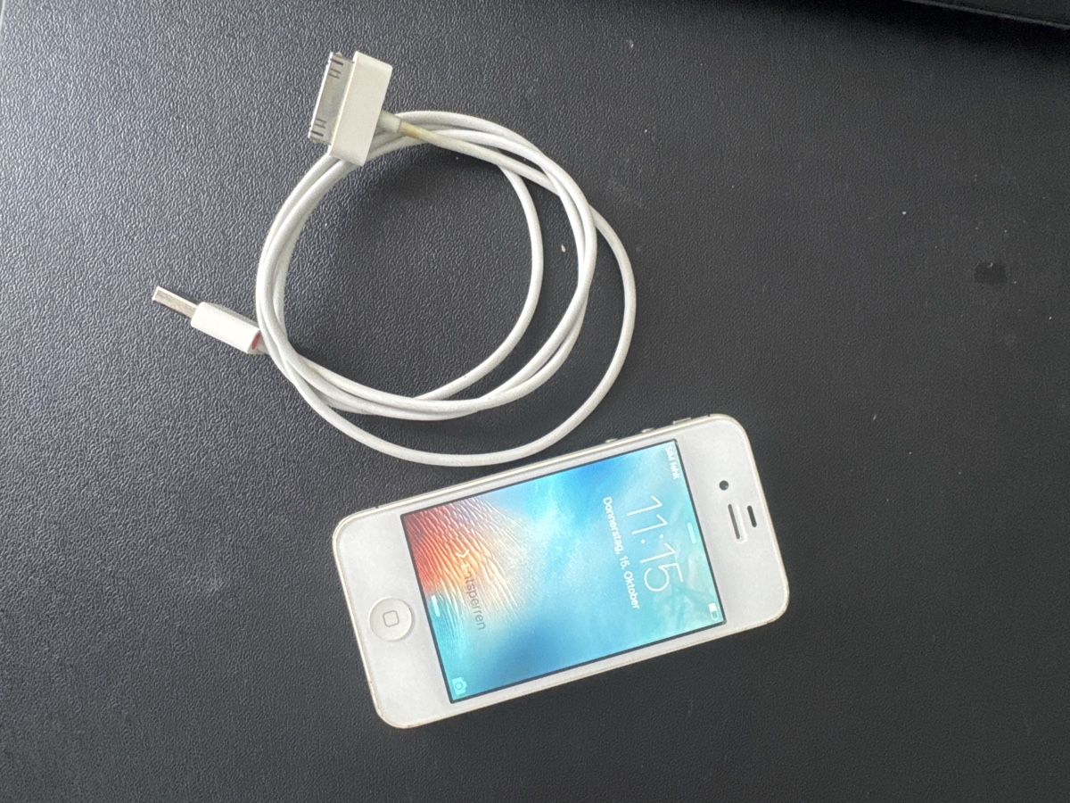 Apple Telefoni cellulari / Smartphones: Apple iPhone 4s  16 Gb – Usato da Weinfelden venduto da tan_bv9j