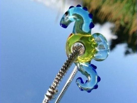 Ciondoli: GLAS BEAD SEEPFERDCHEN Charm  kompatibel mit Pandora – Nuovo (secondo la descrizione) da Subingen venduto da ArtBead