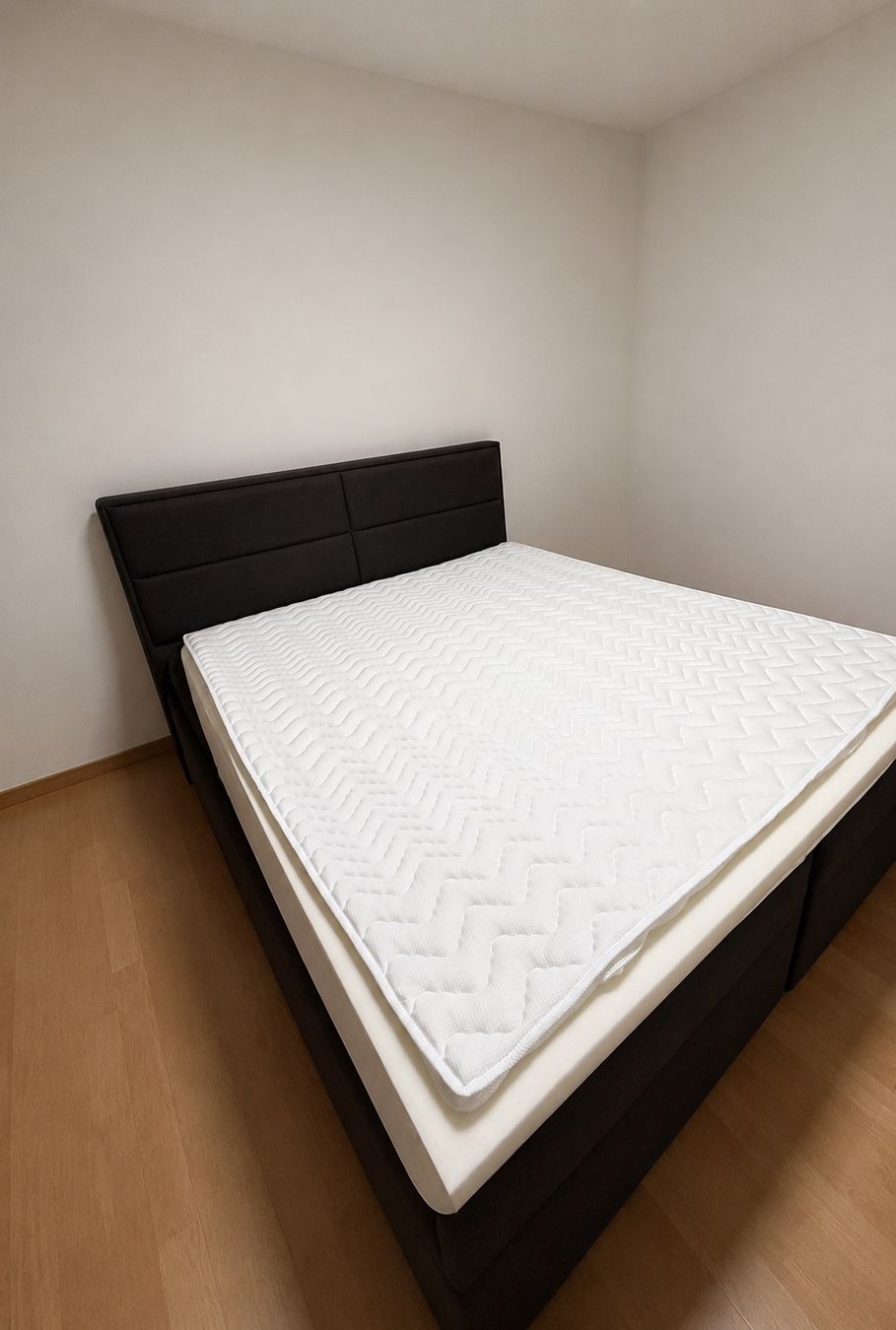 Letti: Boxspringbett mit Bettkasten  160x200cm mit Matratze – Usato da Embrach venduto da anj_fl59
