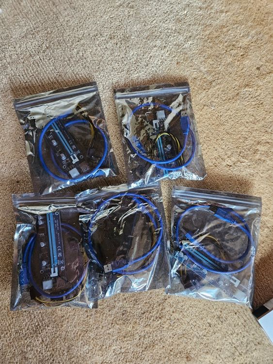 Coin Miner: Hochwertiges Mining Rig inklusive Riser und Zubehör – Usato da Lichtensteig venduto da ROBB_077 5