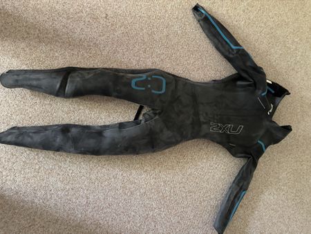 2XU men’s wetsuit 
