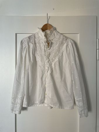 Weisse Vintage Bluse mit Spitzenbesatz 
