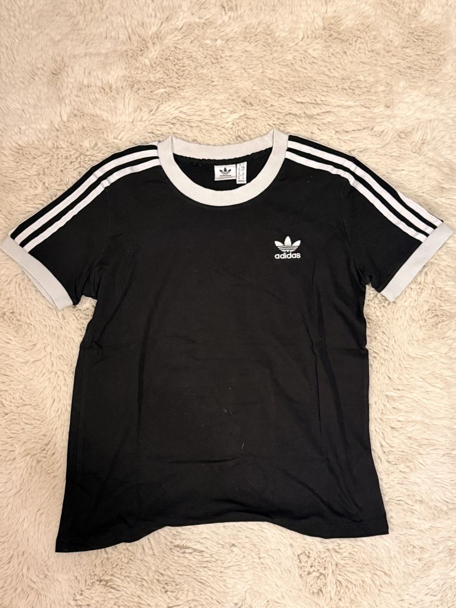 Lotti di vestiti: Sportkleiderpaket, Grösse S-M – Usato da Haldenstein venduto da ana_b8c7 1