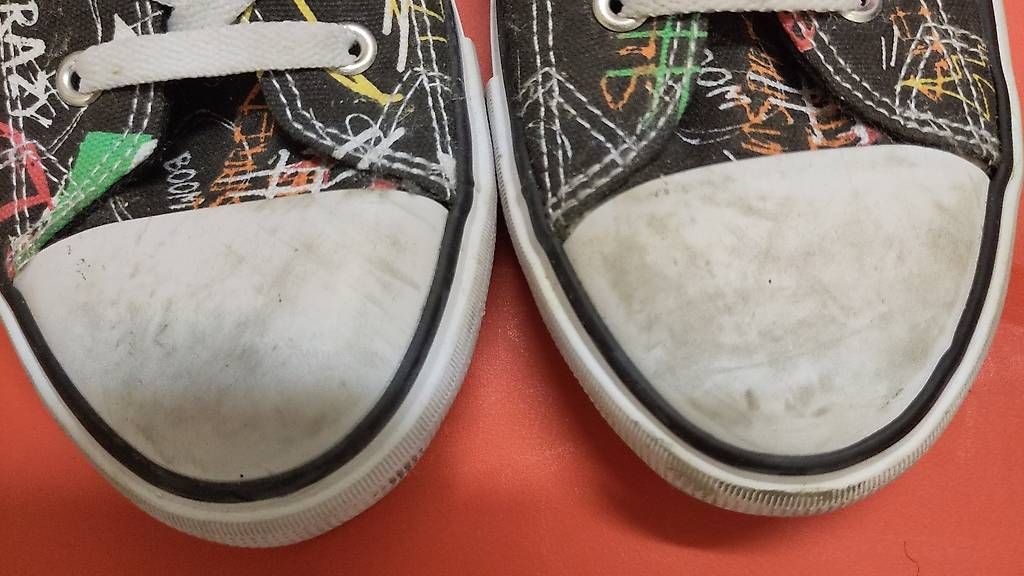Schuhe für Jungen: Turnschuhe  – Gebraucht aus Niederlenz von rot_f9sd 2