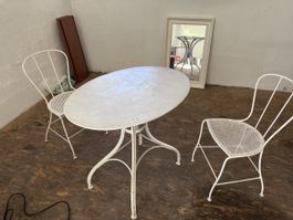 Gartentisch mit zwei Stühlen (35)