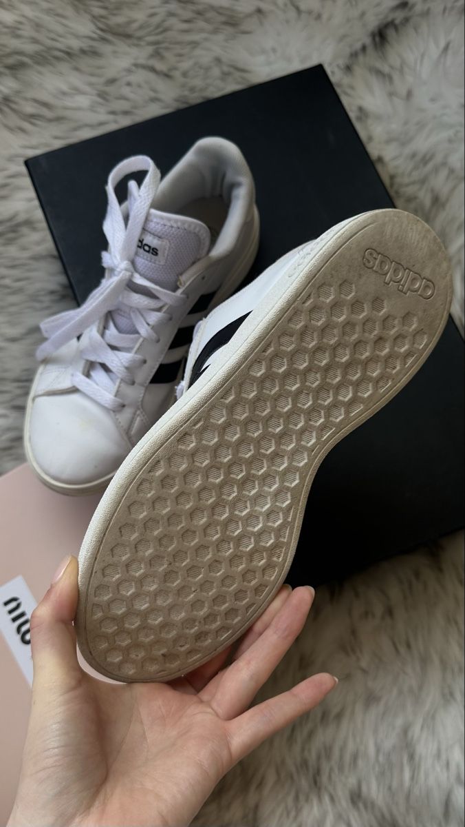 Adidas Scarpe da uomo: White Adidas Sneakers  – Usato da Wallisellen venduto da bod_72km 1