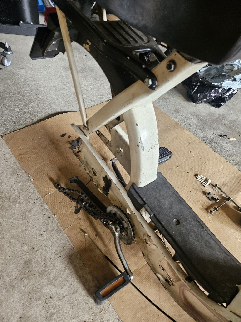 Piaggio Parti ricambio per ciclomotori: Paggio Ciao Rahmen – Difettoso da Buchs LU venduto da Roli2.0 5