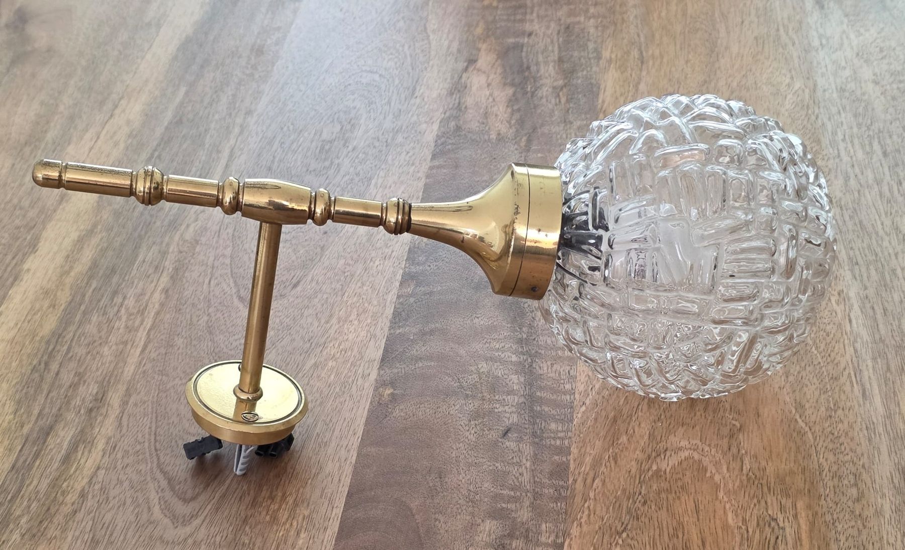Lampade: Wandlampe Messing mit Glaslampe, Retro – Usato da Rheinsulz venduto da Dred 1