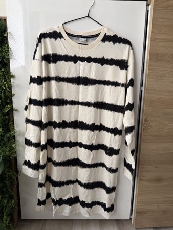NEU Puma Oversized Dress, Size M 4, Tie Dye, Brand New!