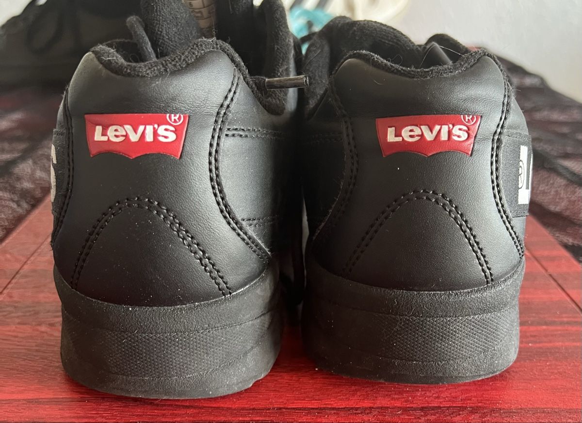 Levi's Chaussures hommes: Levi's, Pointure 38, Noir, Baskets. – D'occasion à Chézard-St-Martin par Cheyenne_75 1