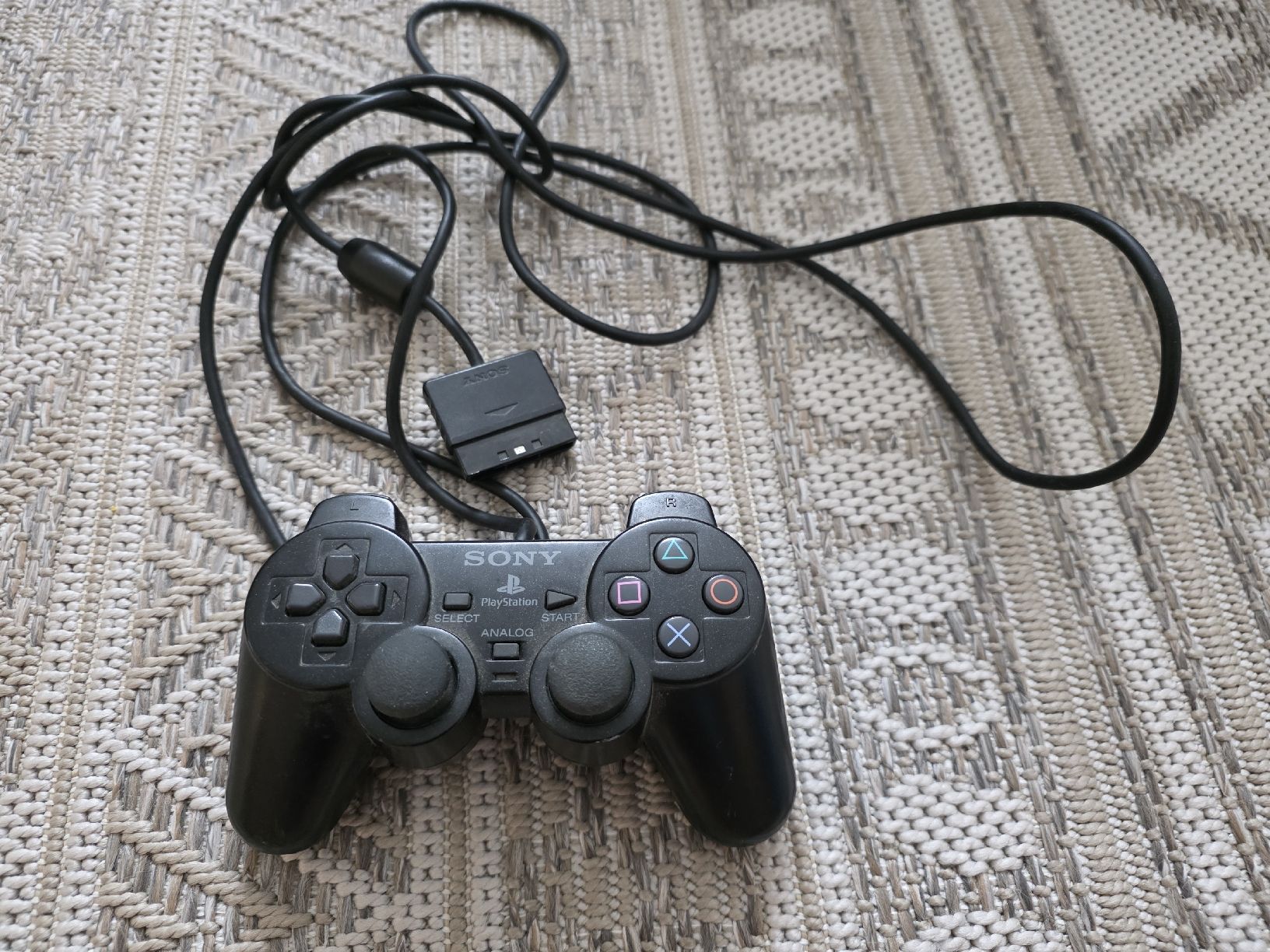 Manettes: Sony PlayStation 2 Controller schwarz  – D'occasion à Dorf par Echo_Elements