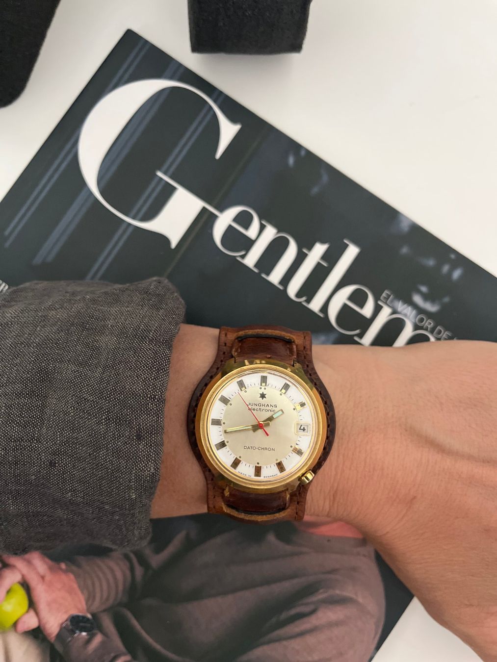 Junghans Orologi: Junghans Electronic Dato-Chron mit Box, Ø38mm – Usato da Zürich venduto da GentsStuff 4