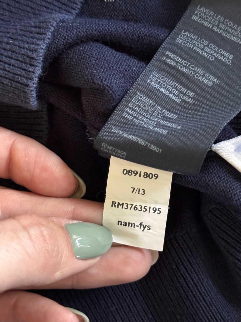 Tommy Hilfiger Maglioni & Felpe: Schöner Tommy Hilfiger Pullover dunkelblau gepunktet – Usato da Rothrist venduto da Fondgruebe 7