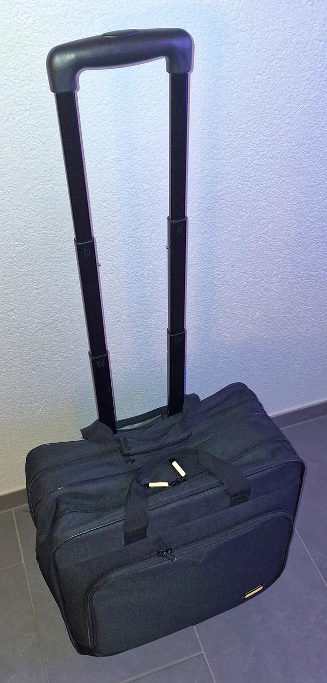 Valigie: Ultron Tech Air Techair Trolley (Notebook-Rollentasche) – Usato da Herzogenbuchsee venduto da ReThron